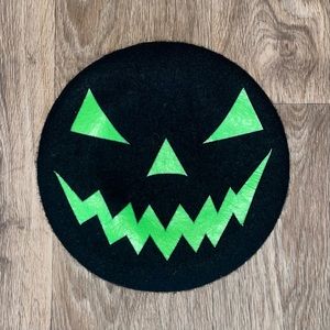 Jack-o-lantern beret